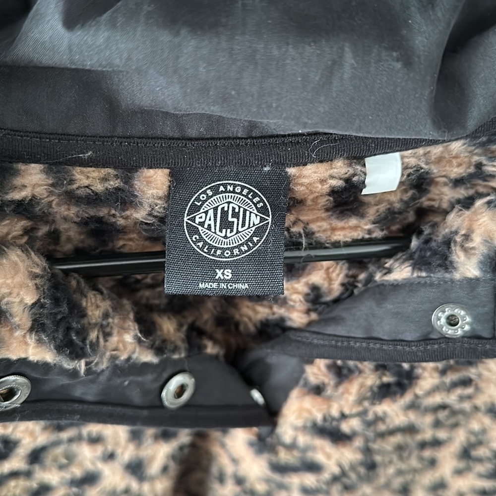 PacSun Leopard jacket - Picture 2 of 3